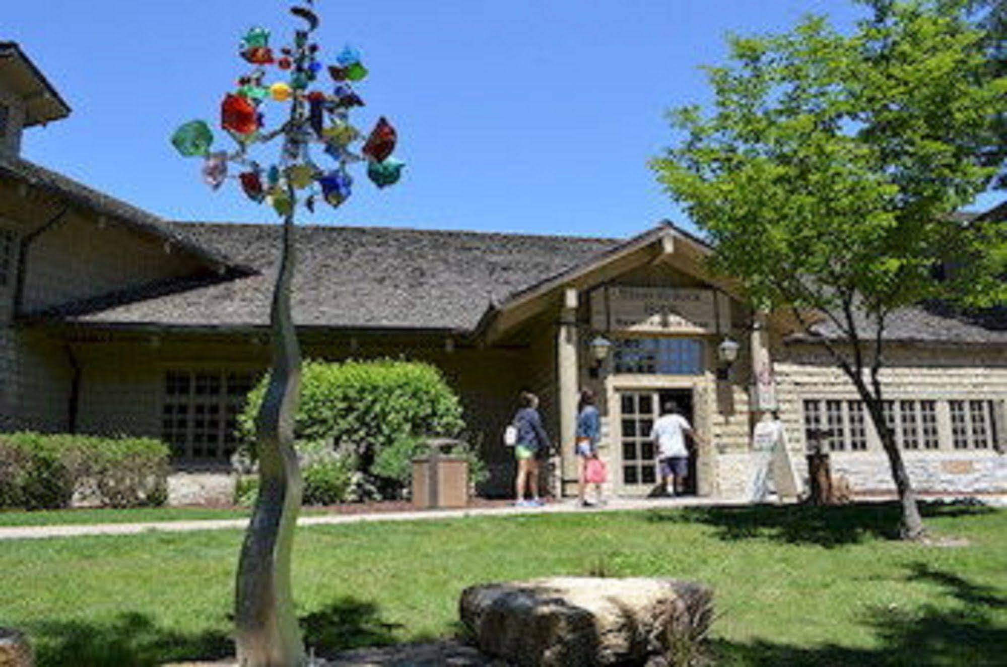 Starved Rock Lodge & Conference Center Utica Exterior photo