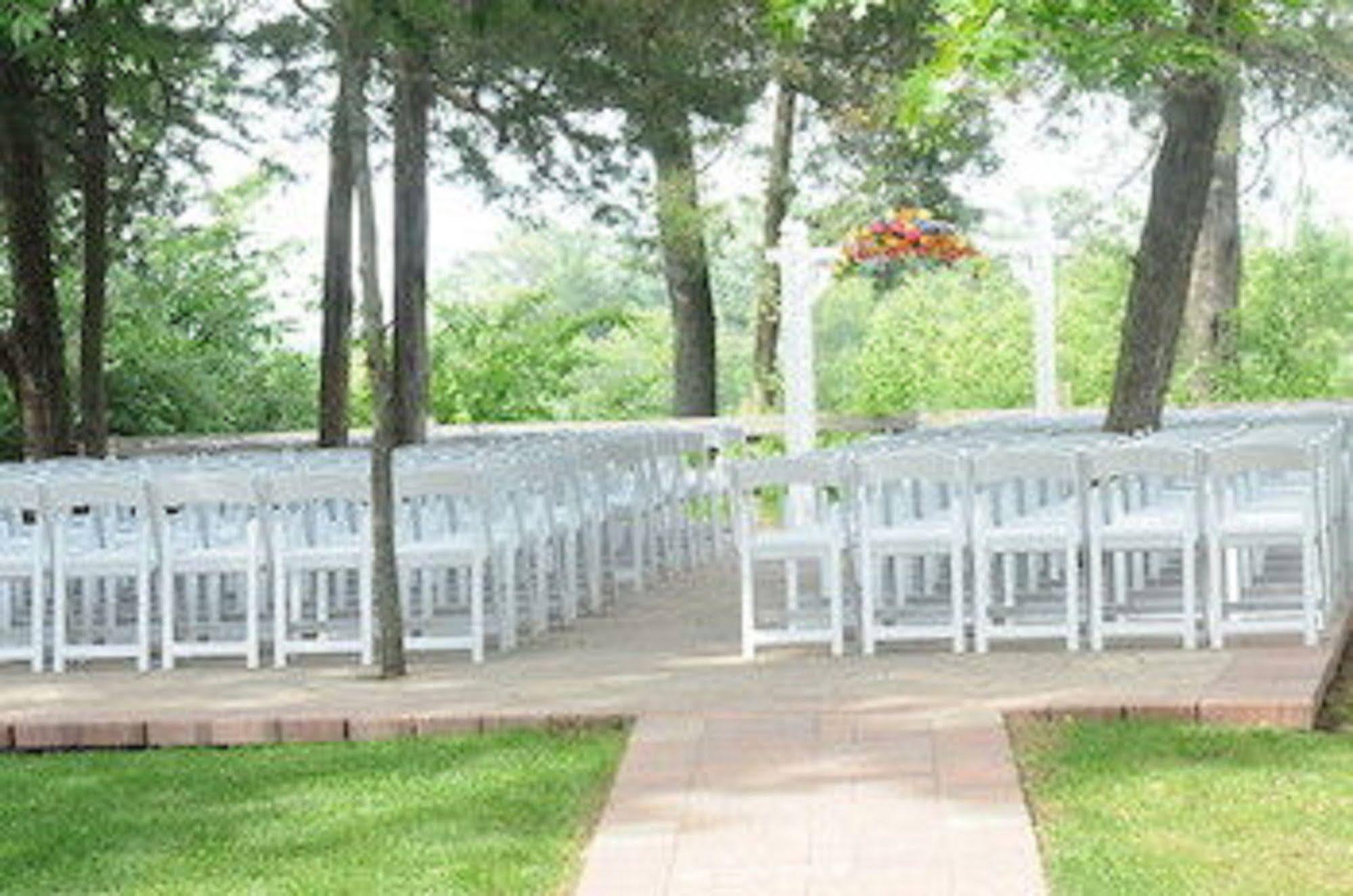 Starved Rock Lodge & Conference Center Utica Exterior photo